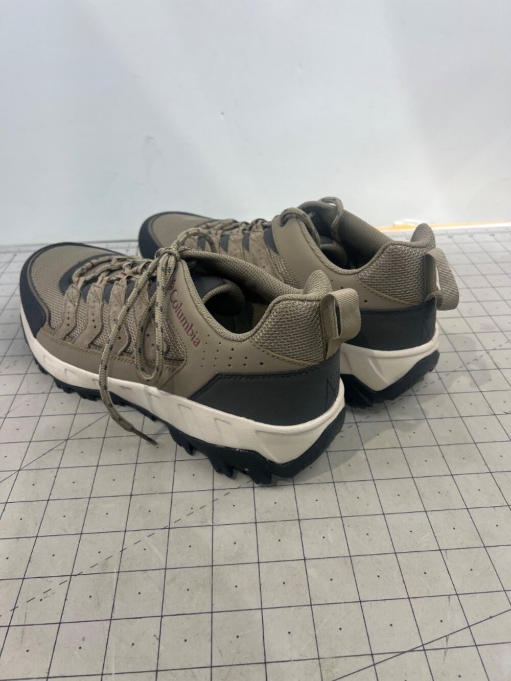 Columbia Men's Strata Trail Low Hiking Shoes - Pebble/Spice Sz. 12 new - Picture 4 of 7